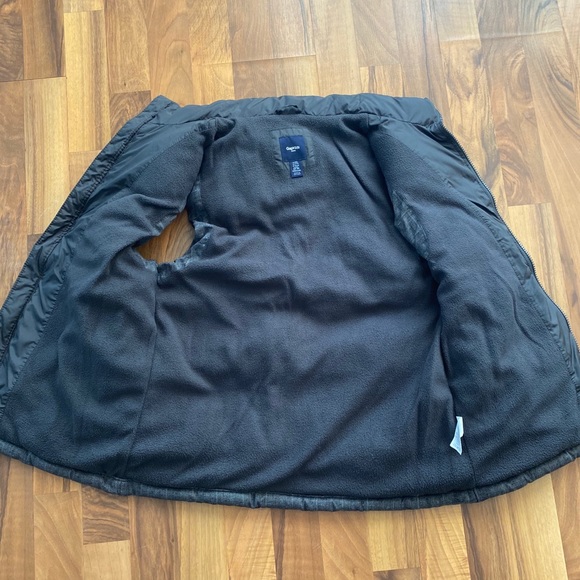 GAP boys puffer down vest - Picture 3 of 7